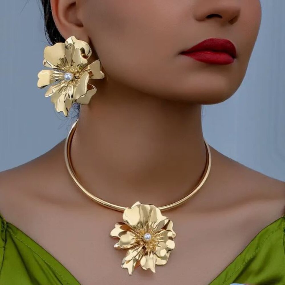 NEW Kehlani Gold and Pearl Floral Statement Earrings and Collar Necklace Set